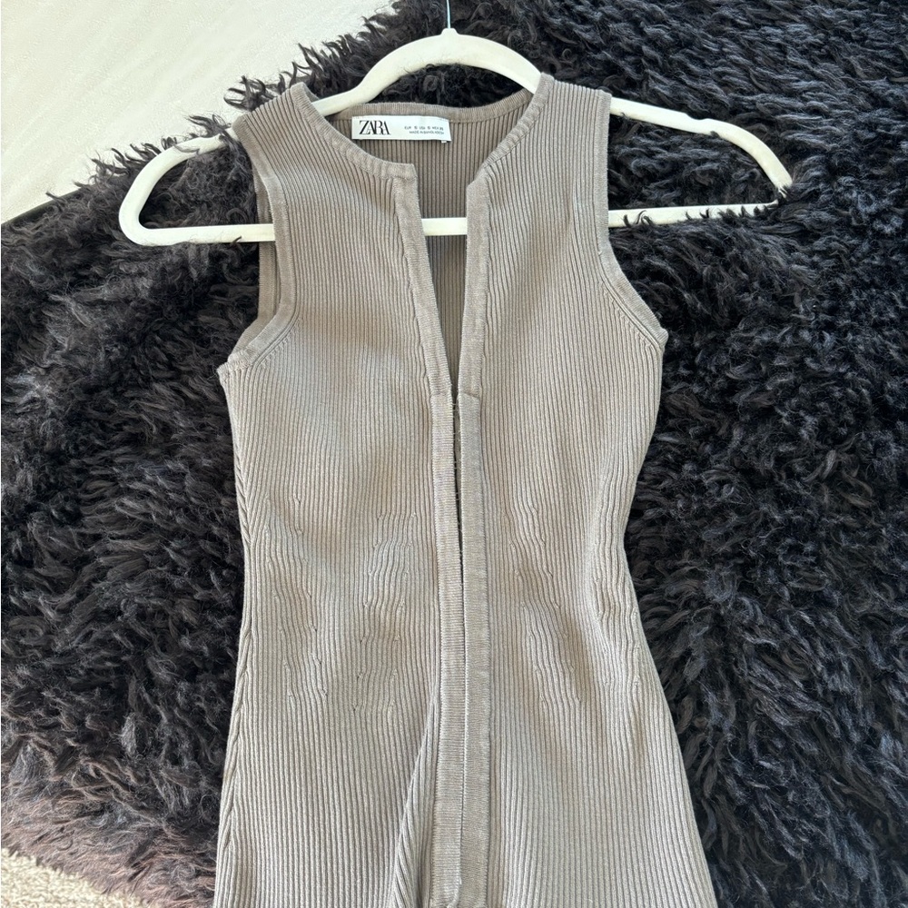 Zara Ribbed Sleeveless top in Taupe
